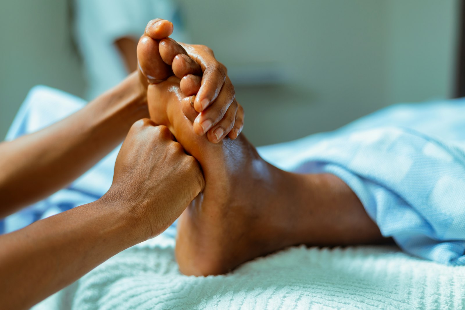 Percussion Therapy: Benefits & Side Effects
